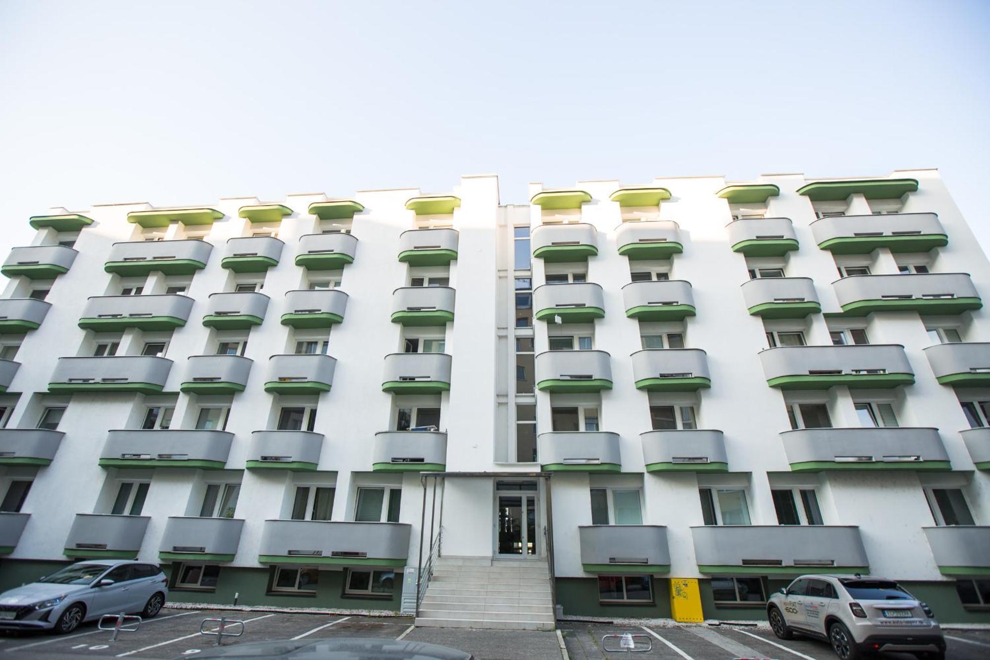 Apartment Near The Ondrej Nepela Winter Stadium ブラチスラヴァ エクステリア 写真